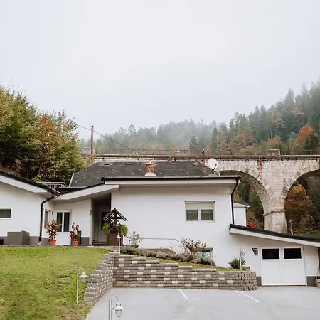 Gostisce Krivograd 3*