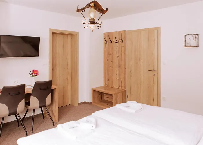 Gostisce Krivograd ゲストハウス